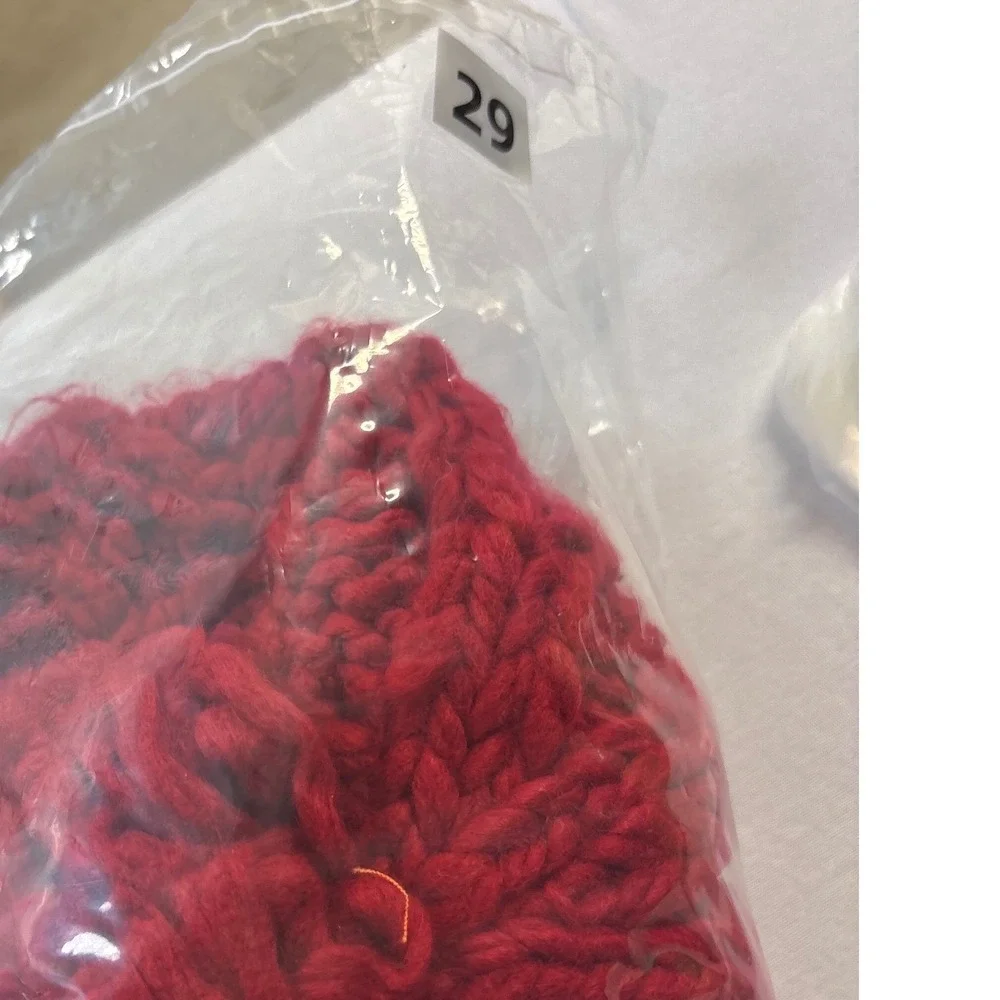 Hollister Red Chunky Cable Knit Pom-Pom Beanie Winter Hat